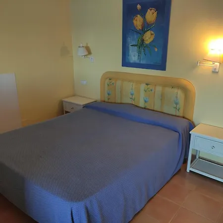 In First Line Apto. 12-6 *