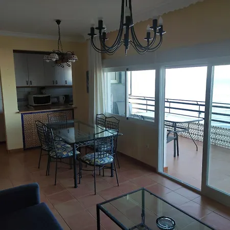 In First Line Apto. 12-6