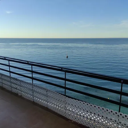 In First Line Apto. 12-6