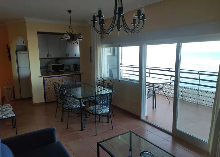 In First Line Apto. 12-6