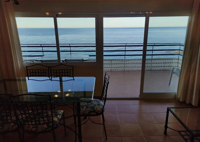 In First Line Apto. 12-6 Apartament *