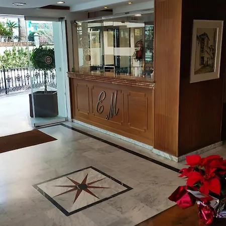 In First Line Apto. 12-6 * Marbella