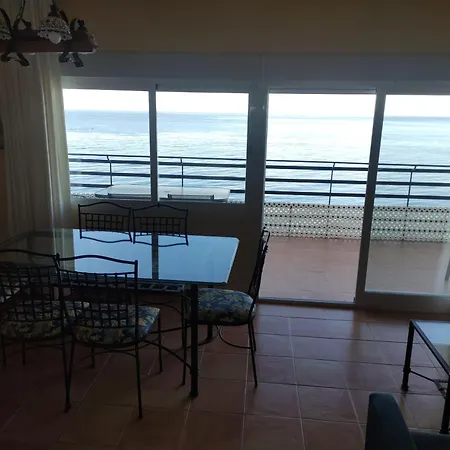 In First Line Apto. 12-6 Appartement