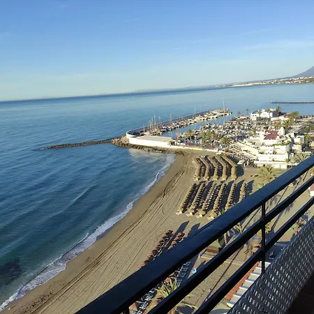 In First Line Apto. 12-6 Marbellac